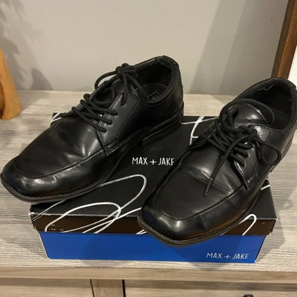 Max and Jake Black kids Dress Shoes